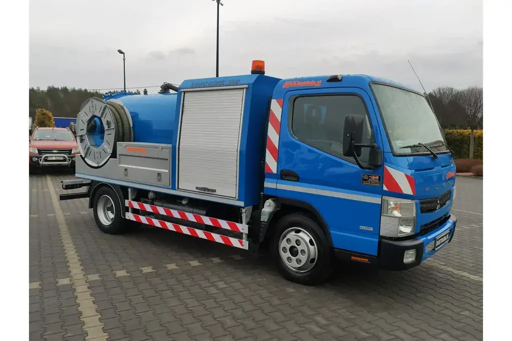 Mitsubishi Canter 7C18 3 0 150 KM Asenizcyjny Ciężarowe 2012