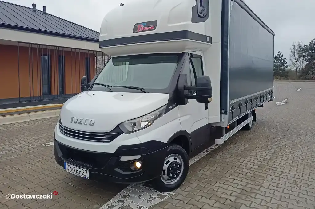 IVECO Daily Plandeka 2018