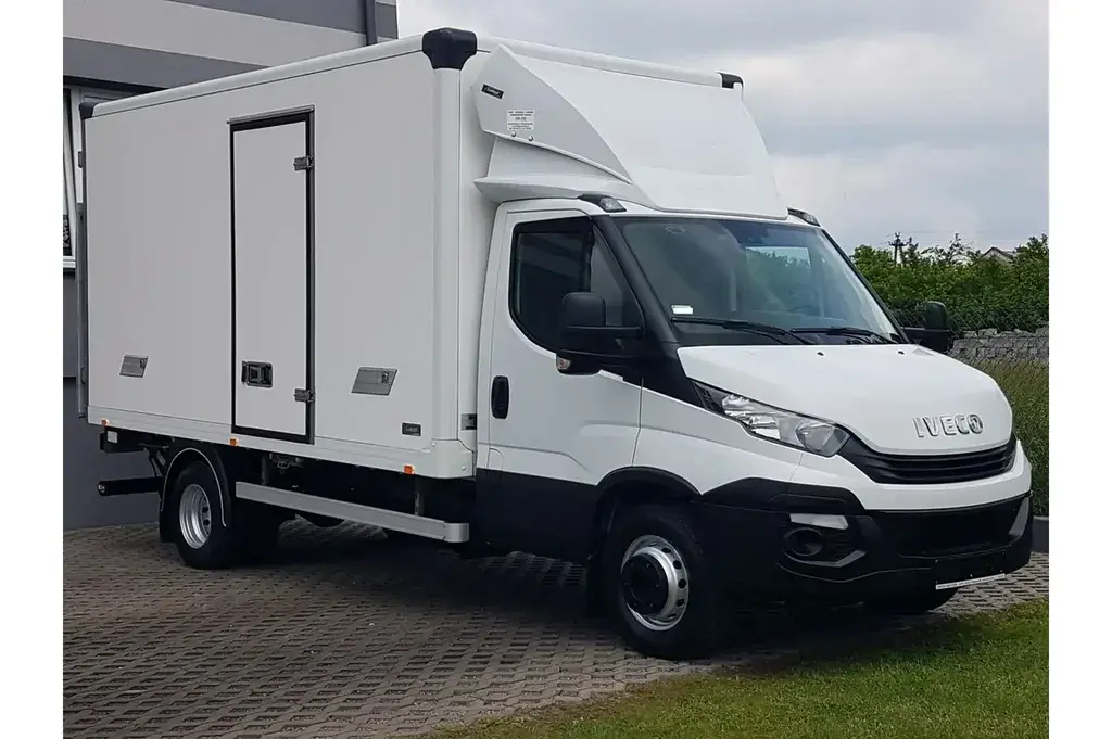 Iveco Daily 70C18 WINDA KONTENER 8EP Ciężarowe 2018