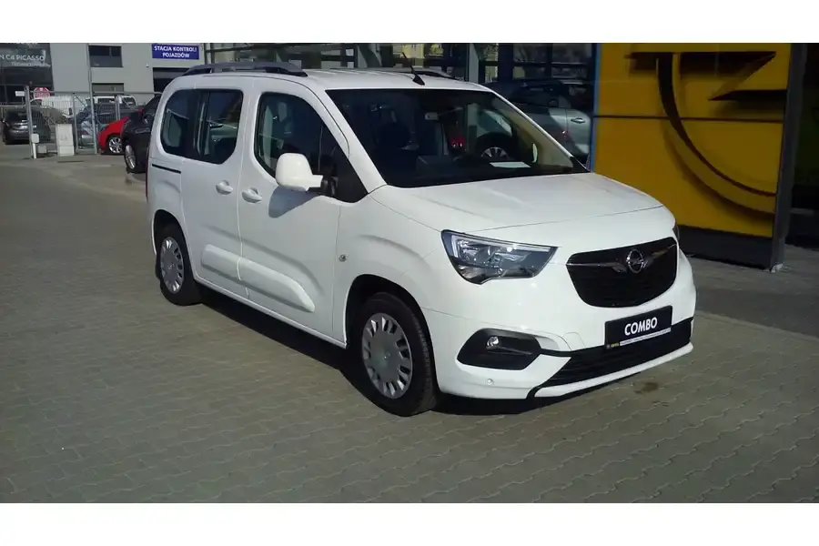 Opel Combo Life - dostawczak dla firmy i rodziny.