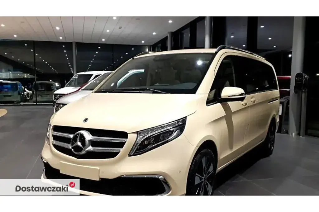 Mercedes Benz V3TVF Do 9 osób 2020