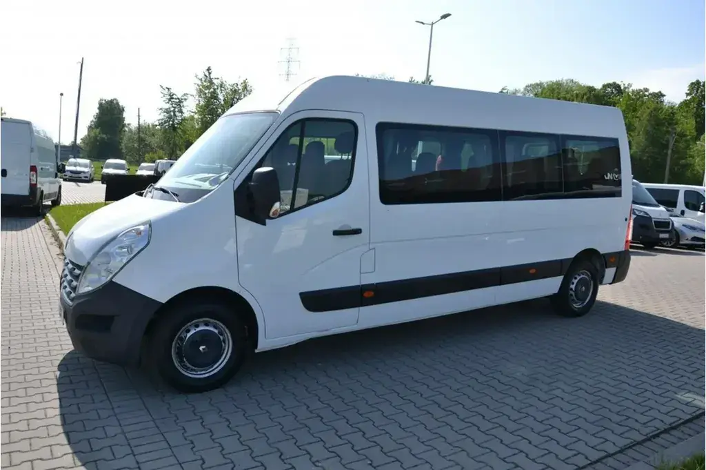 Renault Master Autobusy 2011